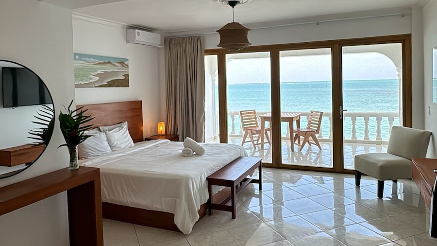 Ultra Infinity Hotel