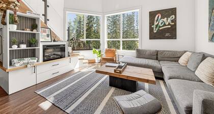 Fully Renovated Penthouse Loft w/ Bike Storage and Central Air Conditioning