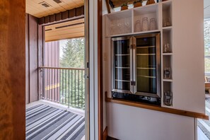 Interior - Fully Renovated Penthouse Loft (Fernie)