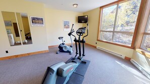 Fitness facility - Fully Renovated Penthouse Loft (Fernie)