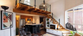 Fully Renovated Penthouse Loft