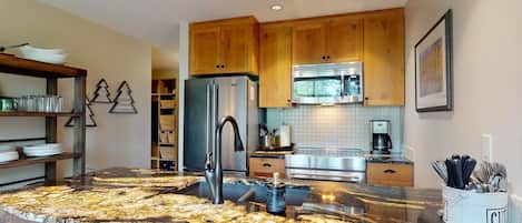 Mikrowelle, Ofen, Herdplatte, Geschirrspüler