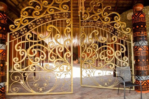 ike's Cultural village