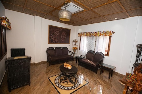 ike's Cultural village