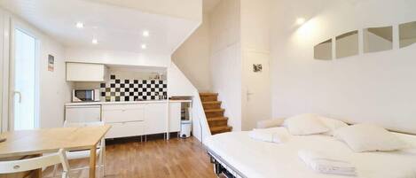 1 bedroom, iron/ironing board, travel cot, WiFi