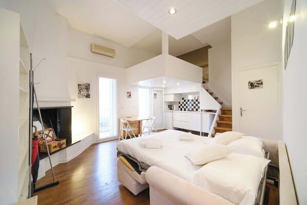 1 bedroom, iron/ironing board, travel cot