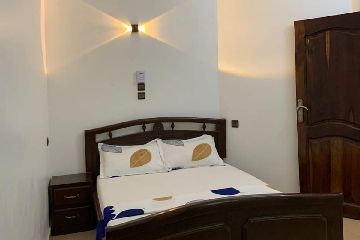 Attico, balcone, vista giardino | Ferro/asse da stiro, Wi-Fi gratuito