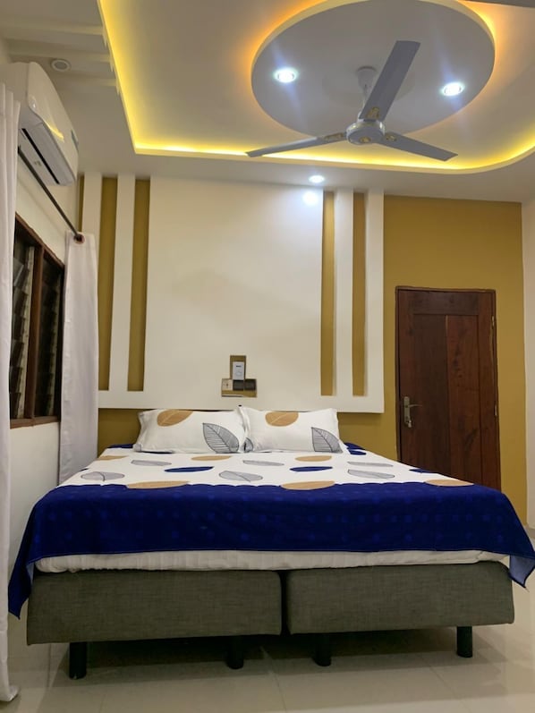 Attico Deluxe, balcone, vista giardino | Ferro/asse da stiro, Wi-Fi gratuito