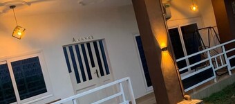 Okpèyèmi guest house 