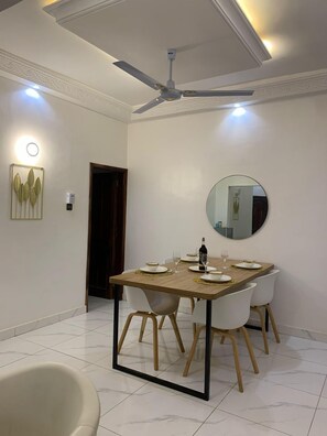 Penthouse, balcon, vue jardin | Coin séjour