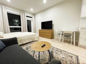 1 bedroom, bed sheets