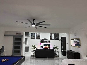 غرفة الألعاب