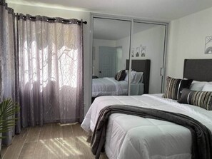 Tallelokero huoneessa, silitysrauta/-lauta, Wi-Fi, vuodevaatteet