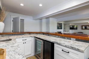 Private kitchen - 715 Winter Trout (Fripp Island)