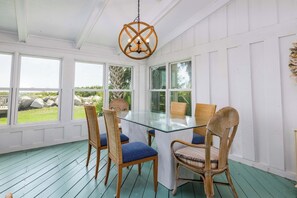 Casa, varias camas, cocina, vista al océano | Restaurantes