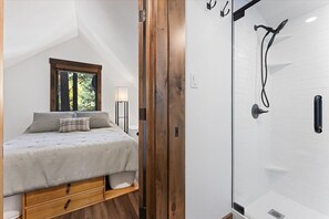 3 bedrooms, iron/ironing board, Internet, bed sheets