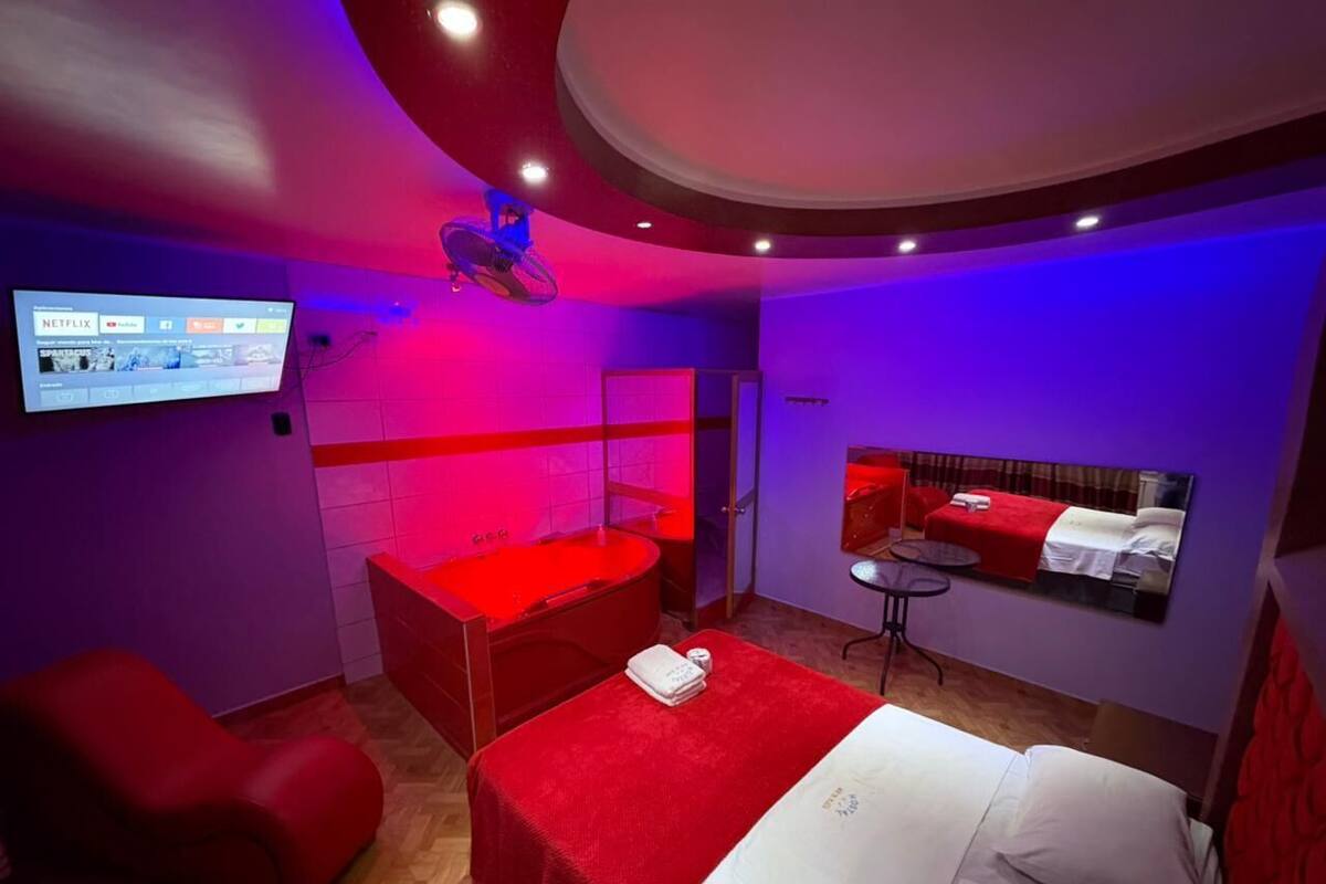 Luxury Room, Park View | Laptop workspace, free WiFi