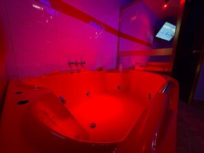 Luxury Room, Park View | Laptop workspace, free WiFi