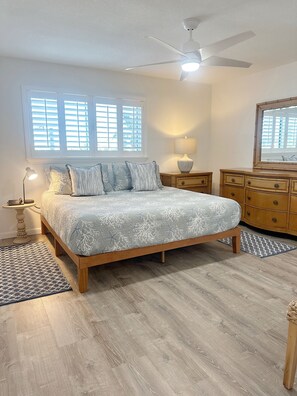 2 bedrooms, iron/ironing board, free WiFi, bed sheets - Sunset Beachfront Bliss 
Wake Up to Waves & Gulf Views!
Pool under construction. (Treasure Island)