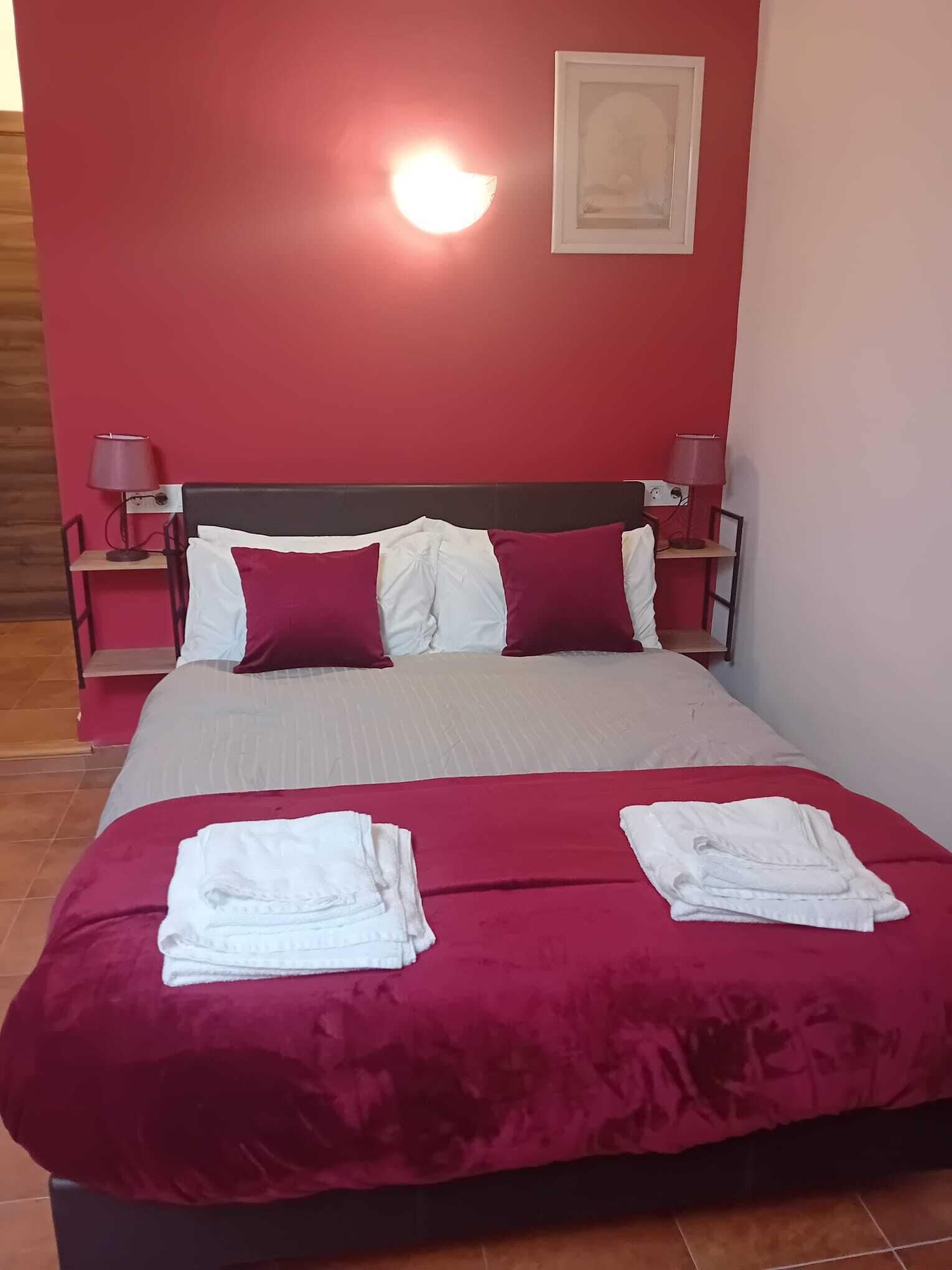 Double Room with Private Bathroom | Schreibtisch, Verdunkelungsvorhänge, kostenloses WLAN