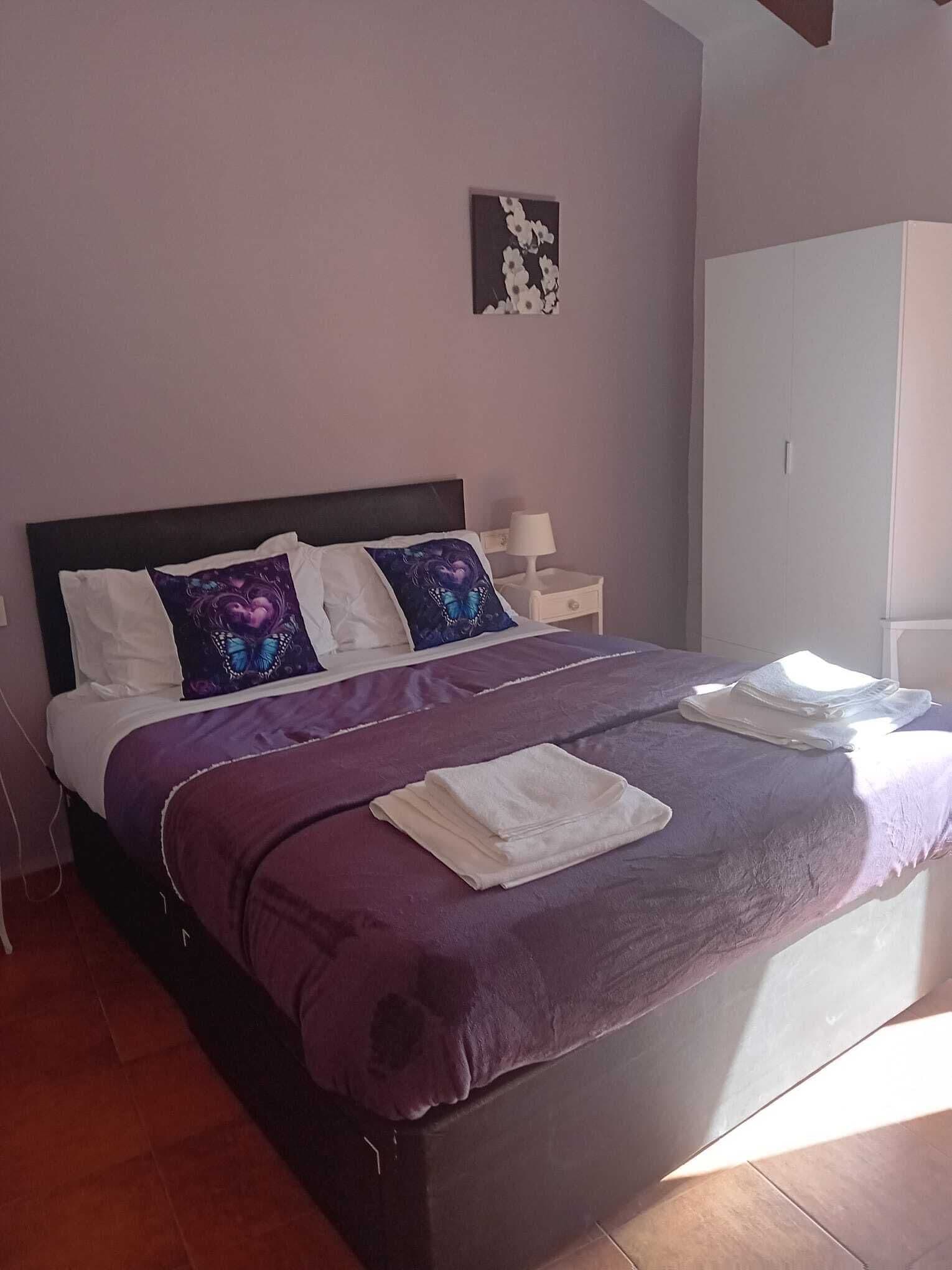 Deluxe-Doppelzimmer | Schreibtisch, Verdunkelungsvorhänge, kostenloses WLAN