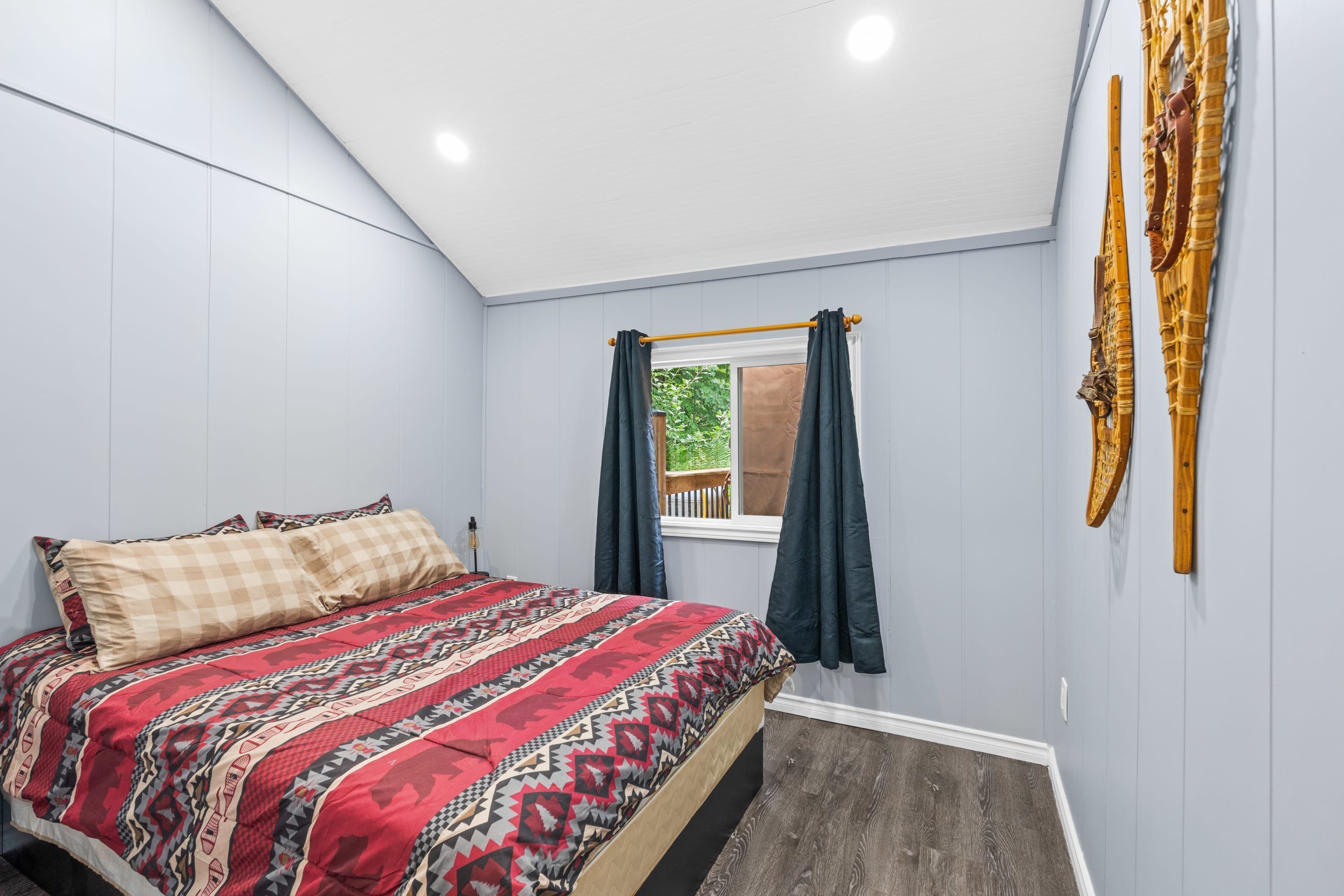 3 عدّة غرف نوم وخدمة الإنترنت