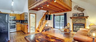 Families Welcome! Blue Ridge Cabin w/ Fire Pit