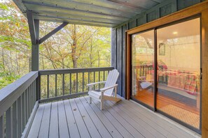 Terrace/patio - 6 Mi to Boone: Blue Ridge Family Cabin w/ Fire Pit (Banner Elk)