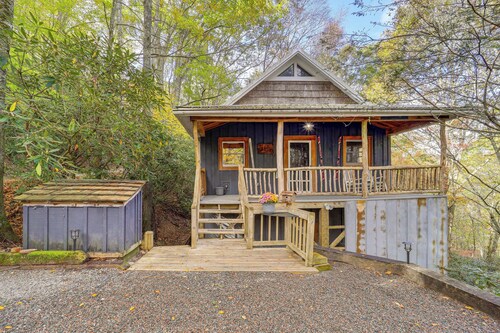 6 Mi to Boone: Blue Ridge Family Cabin w/ Fire Pit