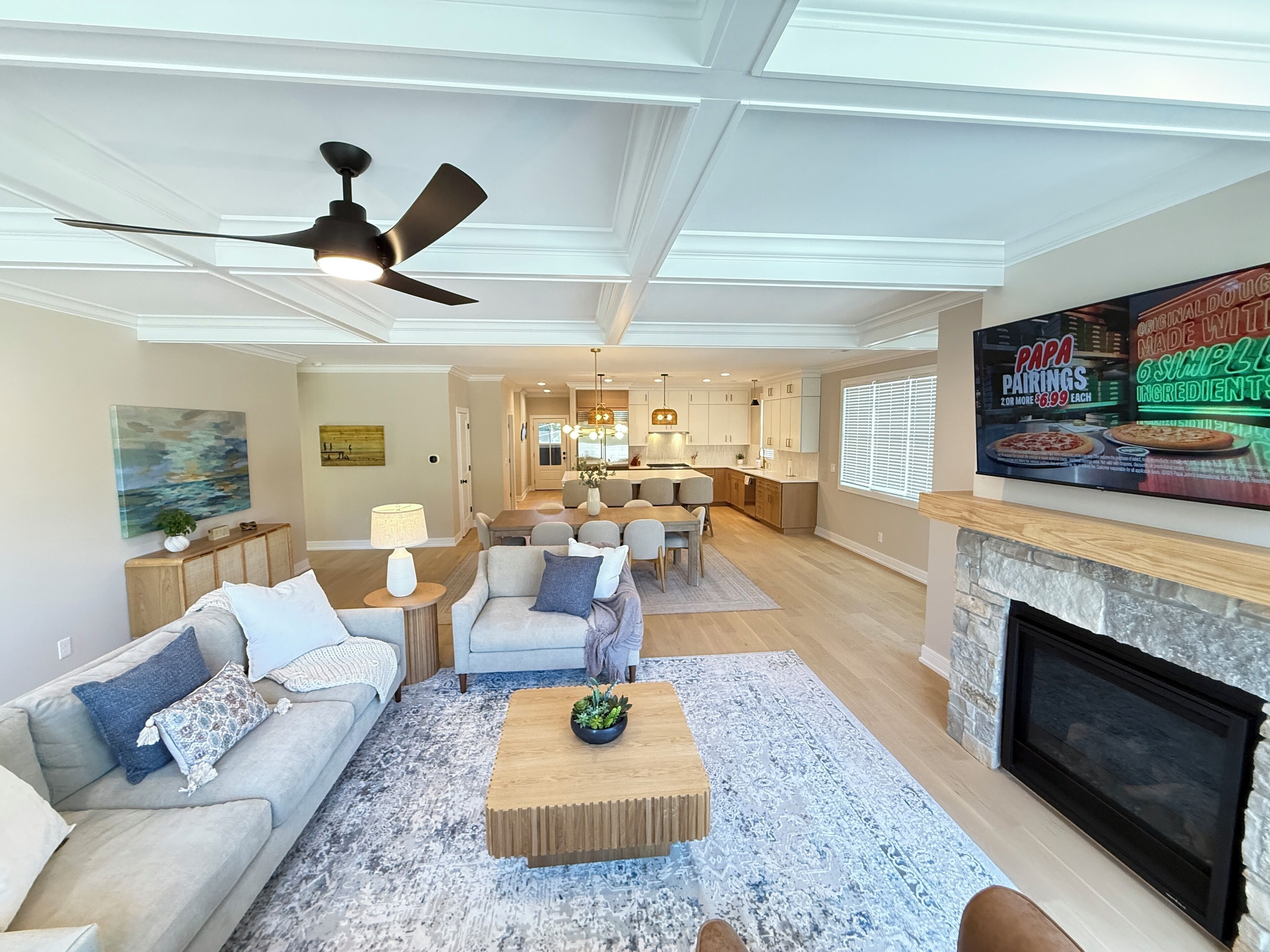 Smart TV, fireplace