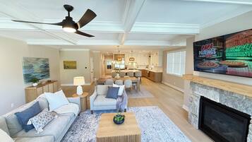 Smart TV, fireplace