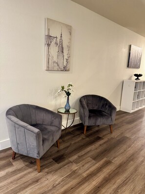 Interior - Fabulous new modern 3-bedroom house in historic downtown Denison (Denison)