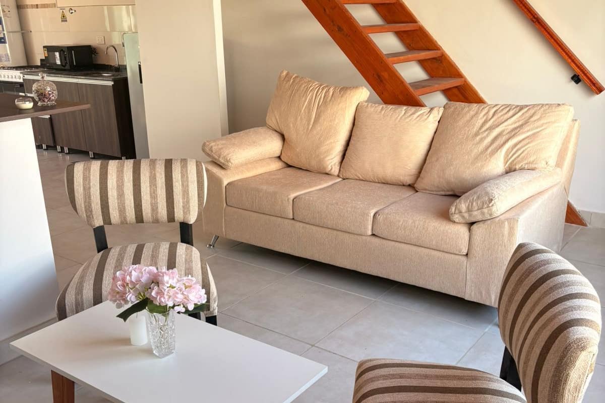 Classic-Apartment, Kochnische, Bergblick | Wohnbereich