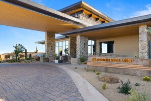 Exterior - Exquisite Luxury New 3BR house in Coveted Sereno Canyon in North Scottsdale (Scottsdale)