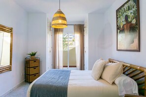 2 bedrooms, iron/ironing board, free WiFi, bed sheets