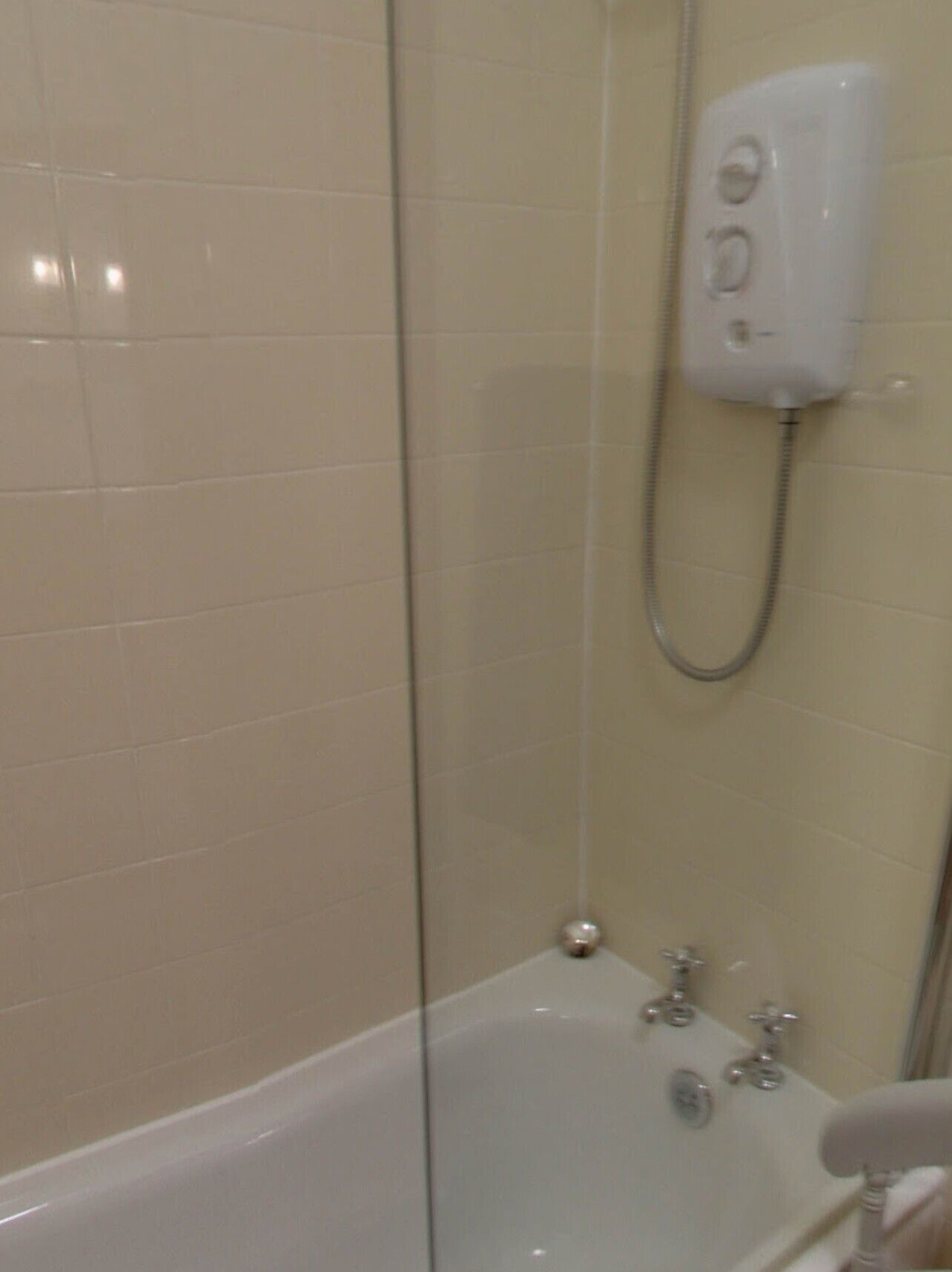 Basic Double Room, Garden View | Bathroom | Free toiletries, hair dryer, towels, soap