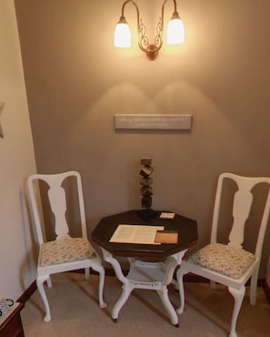 Chambre Double, vue jardin | Restauration dans la chambre