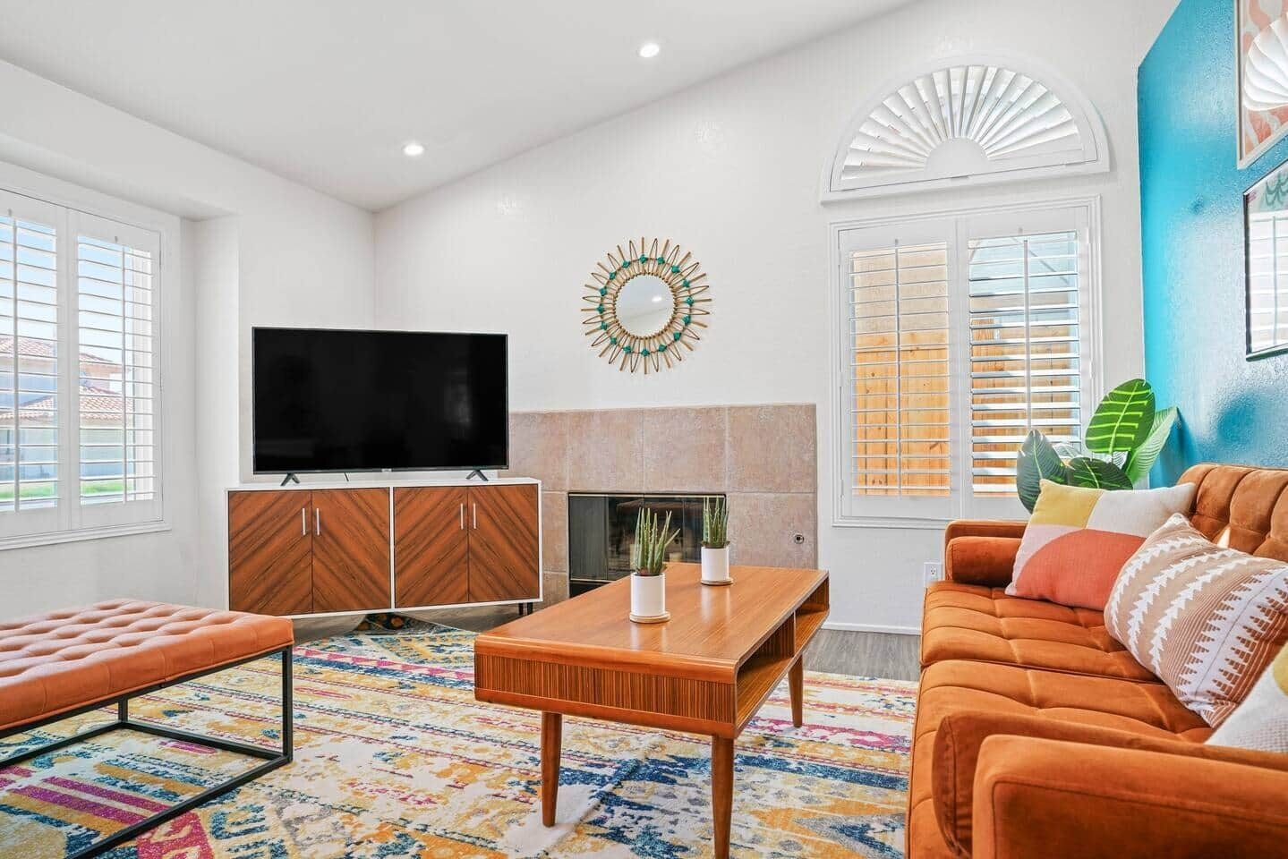 TV, fireplace, table tennis, stereo