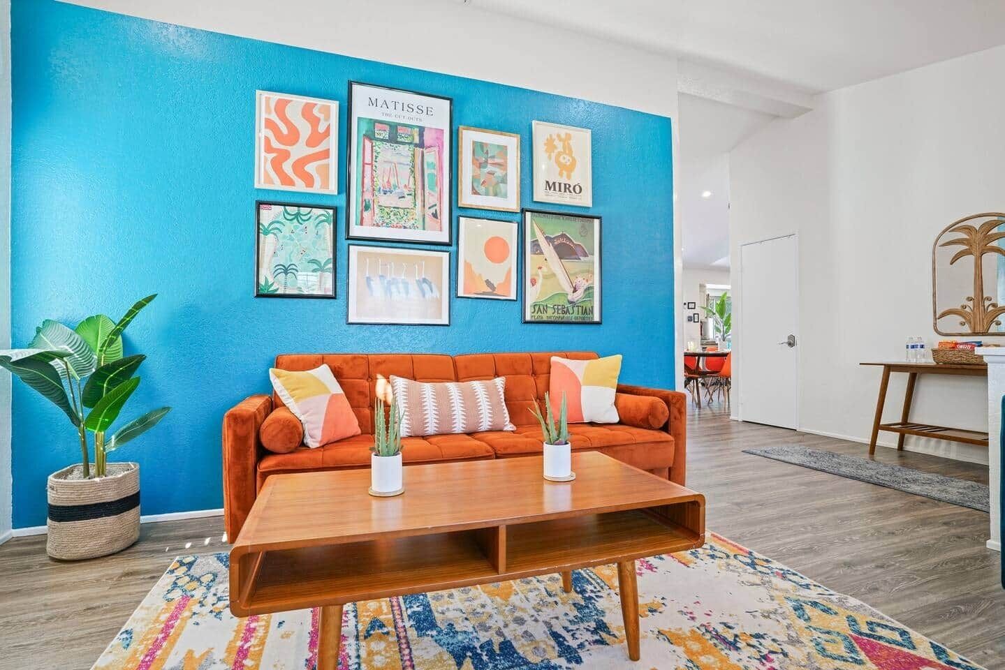 TV, fireplace, table tennis, stereo