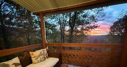 NEW! Sunset Ridge Retreat/Fireplace/Beech Mountain Biking, Hiking & Mtn Views
