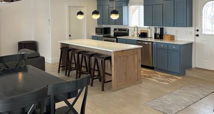 Serene 2-bedroom apartment private fully renovated Spanish decor!!