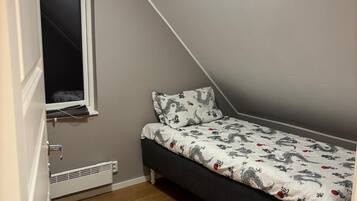 2 makuuhuonetta, silitysrauta/-lauta, Wi-Fi, vuodevaatteet