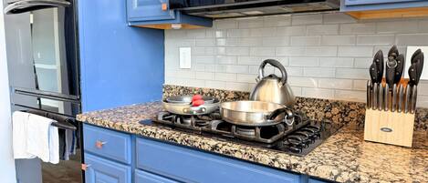 Micro-ondas, fogão, cooktop, lava-louças