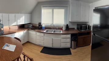 Fridge, microwave, stovetop, toaster