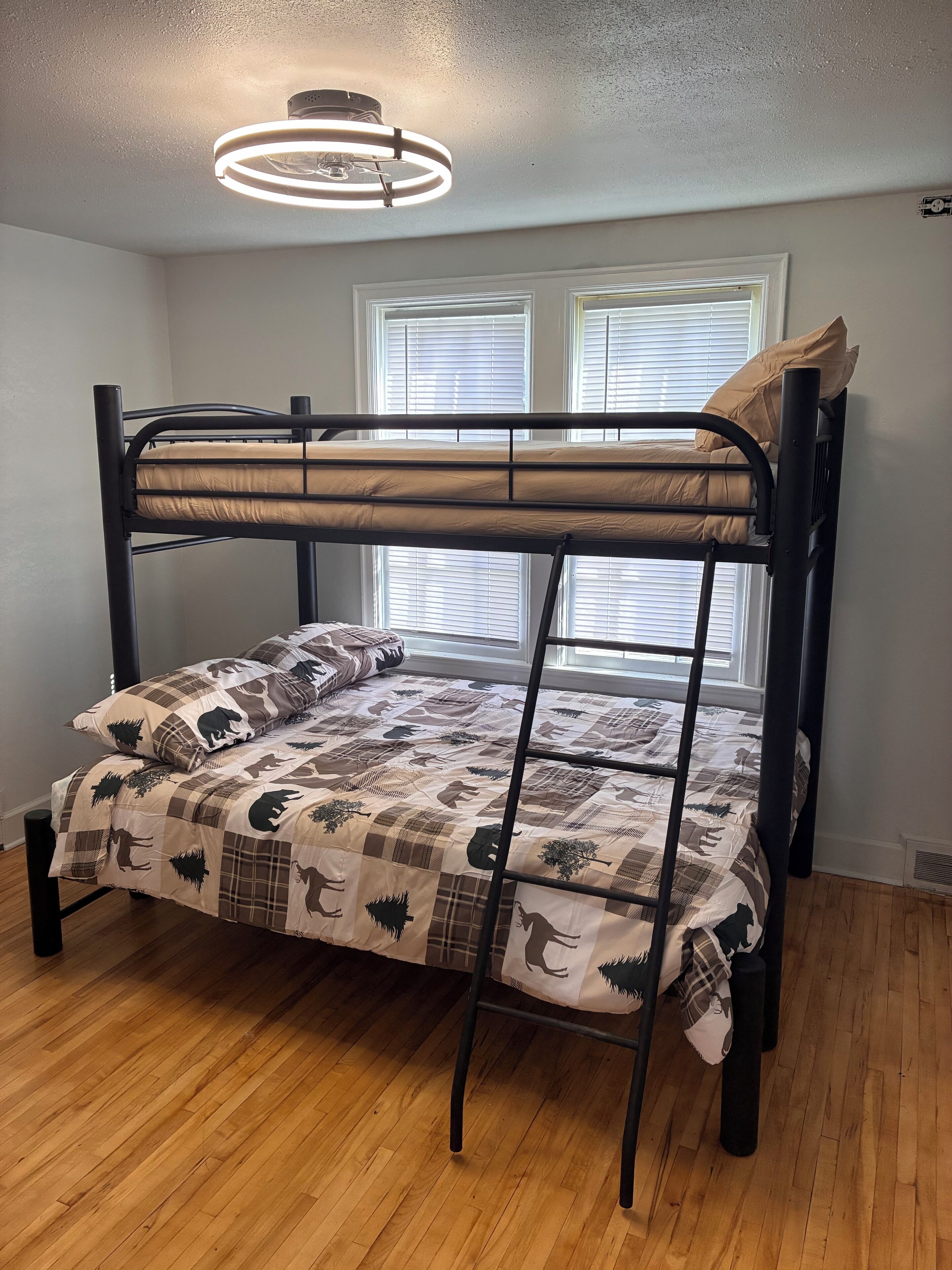 2 bedrooms, WiFi, bed sheets