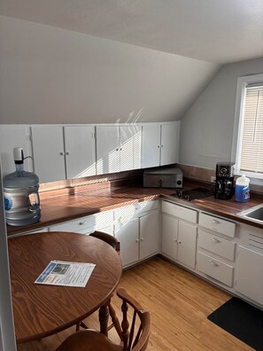 Fridge, microwave, stovetop, toaster - Cozy 2nd Floor Suite- in Hecla (Hecla)