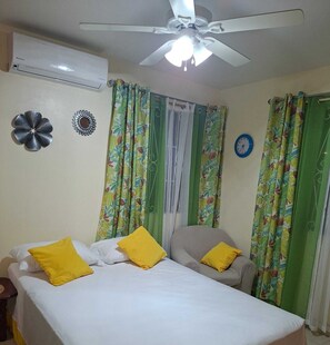 Iron/ironing board, WiFi, bed sheets