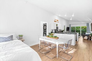 2 makuuhuonetta, Wi-Fi, vuodevaatteet