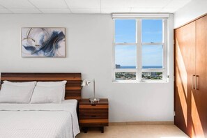 Bügeleisen/Bügelbrett, WLAN, Bettwäsche