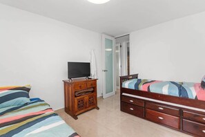 مكواة/لوح كي وواي فاي وملاءات أسرّة